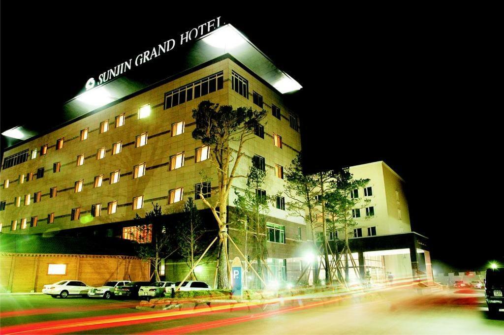 Sunjin Grand Hotel Ułan Bator Zewnętrze zdjęcie